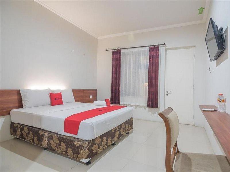 מלון Reddoorz Near Alun Alun סובאנג מראה חיצוני תמונה