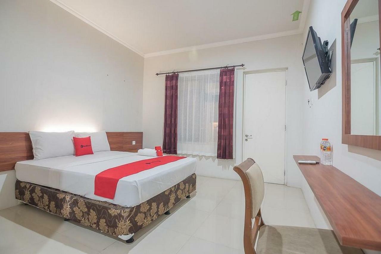 מלון Reddoorz Near Alun Alun סובאנג מראה חיצוני תמונה