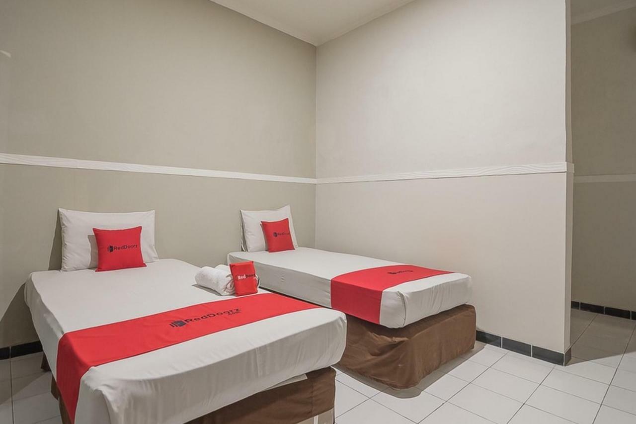 מלון Reddoorz Near Alun Alun סובאנג מראה חיצוני תמונה
