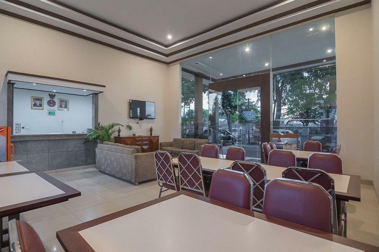 מלון Reddoorz Near Alun Alun סובאנג מראה חיצוני תמונה