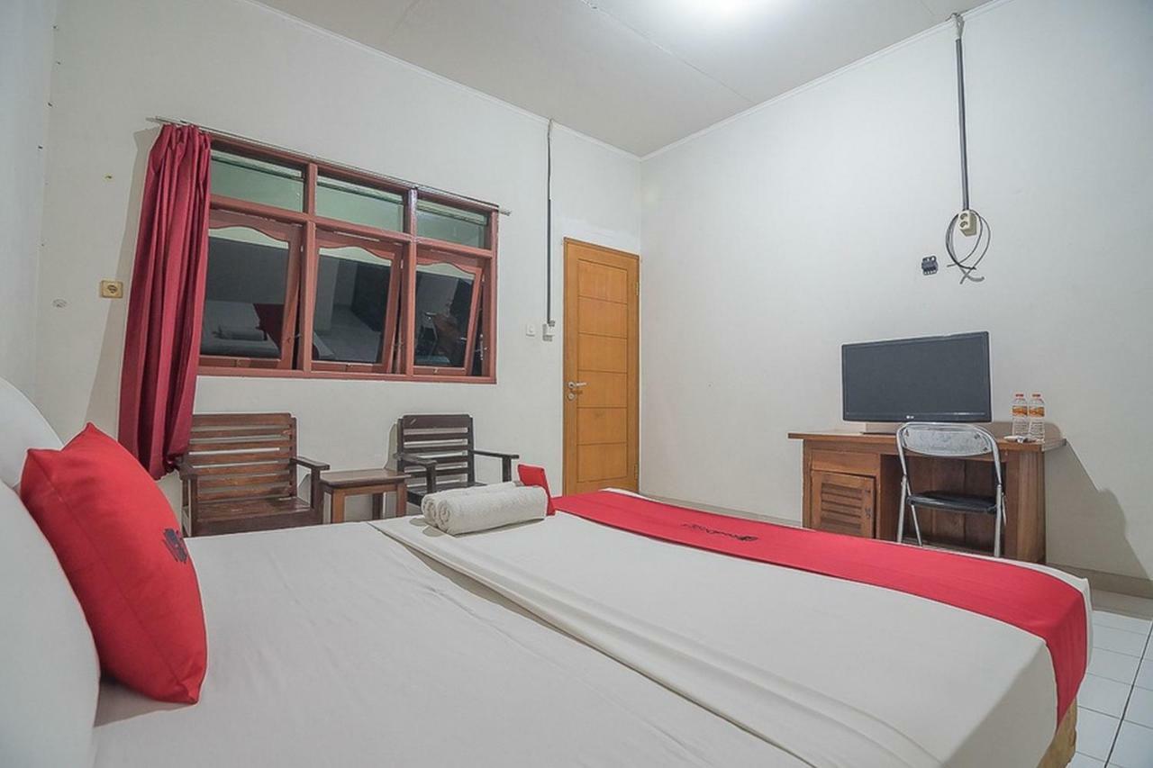 מלון Reddoorz Near Alun Alun סובאנג מראה חיצוני תמונה